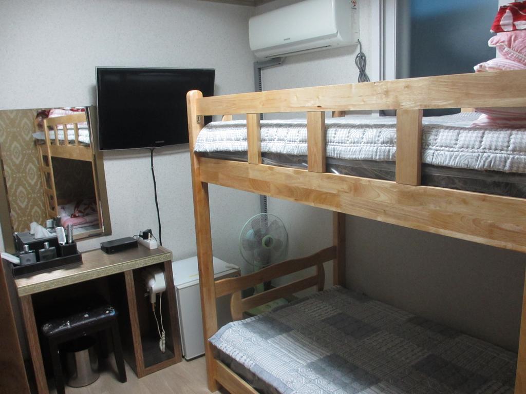 Moiri Guesthouse Yeosu Exterior photo